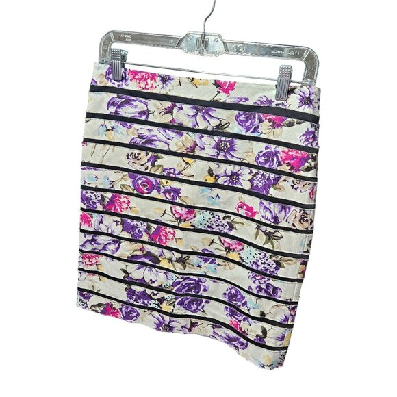 White House Black Market Dresses & Skirts - White House Black Market Floral Tiered Pencil Skirt Size 2 Multicolor